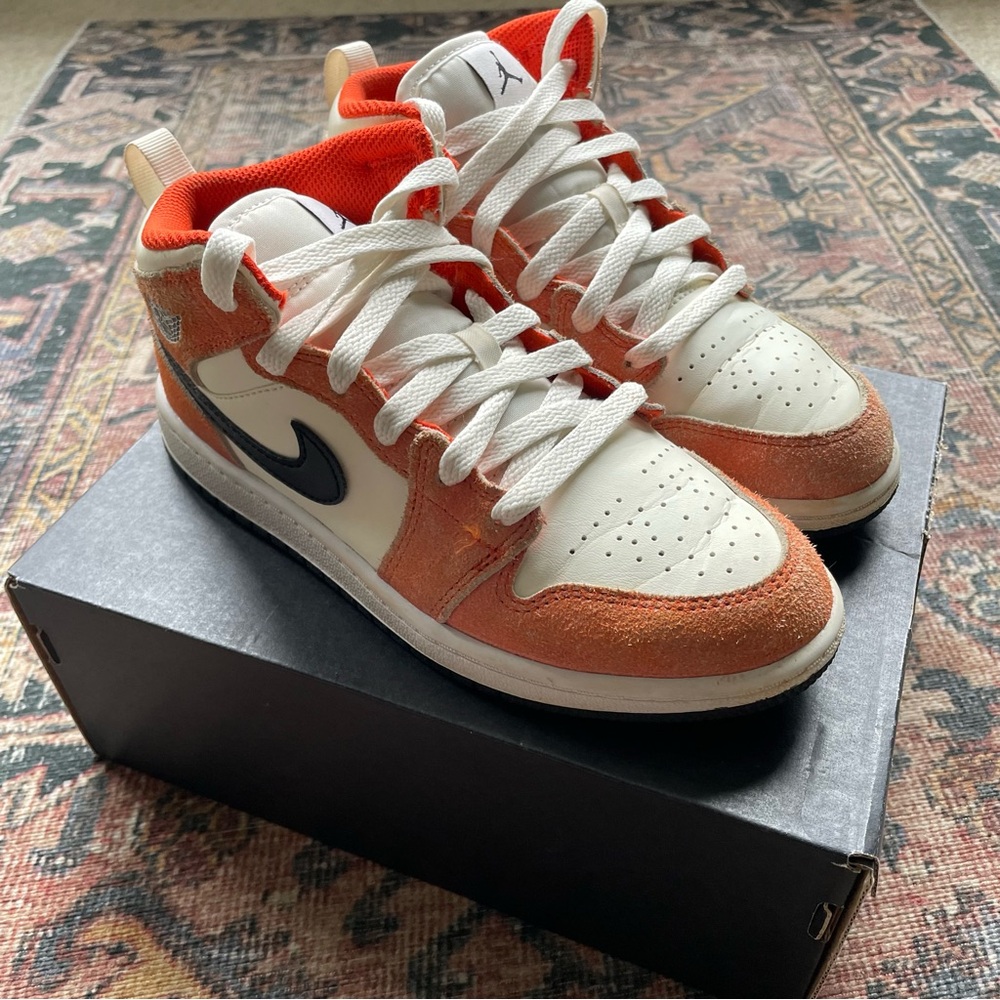 Jordan 1 Mid SE Orange Suede 2.5 Youth Basketball Sneakers